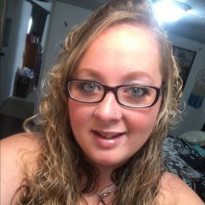 Meet your Posher, Atheena